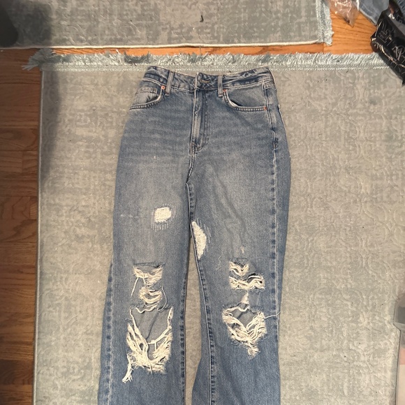 Cute ripped jeans forever 21 - Picture 1 of 1